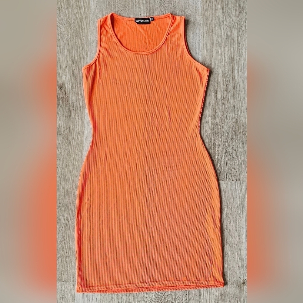 Size 10 PrettyLittleThing Vibrant Orange Ribbed Mini Dress - Picture 2 of 4